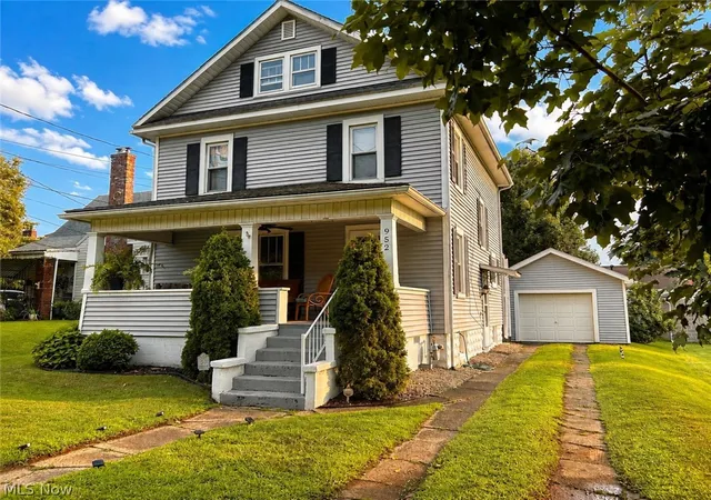 Photo 1 of Sale Pending at 952 Lakeview Dr, Parkersburg, WV 26104 | MLS# 5235851 | Listing updated on 2026-09-30