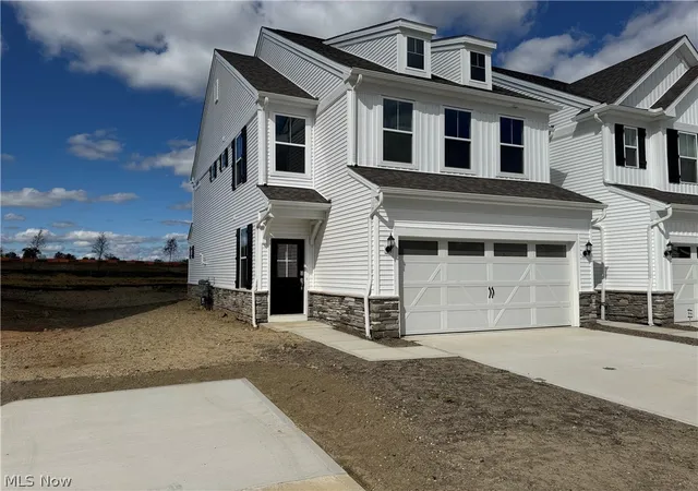 Photo 2 of Townhouse for sale at 940 1 Memory Ln, Aurora, OH 44202 | MLS# 5236177 | Listing updated on 2026-09-16