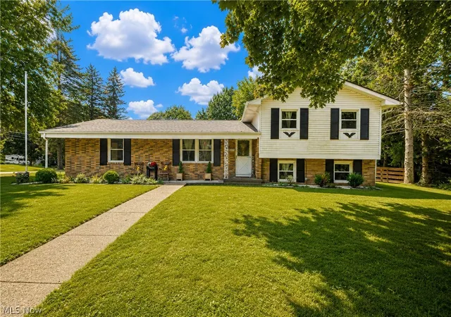 Photo 1 of Single family home for sale at 5428 Glenhill Ave Ne, Canton, OH 44705 | MLS# 5236027 | Listing updated on 2026-10-06