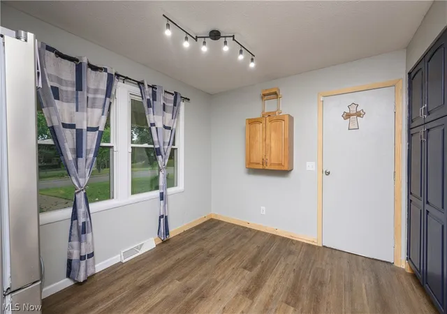 Photo 3 of Single family home for sale at 5428 Glenhill Ave NE, Canton, OH 44705 | MLS# 5236027 | Listing updated on 2026-10-06