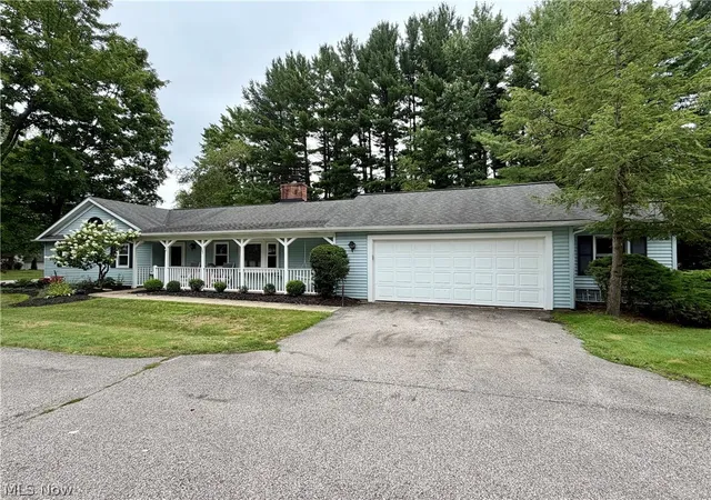 Photo 2 of Sale Pending at 103 Burlington Oval Dr, Chardon, OH 44024 | MLS# 5235407 | Listing updated on 2026-08-25