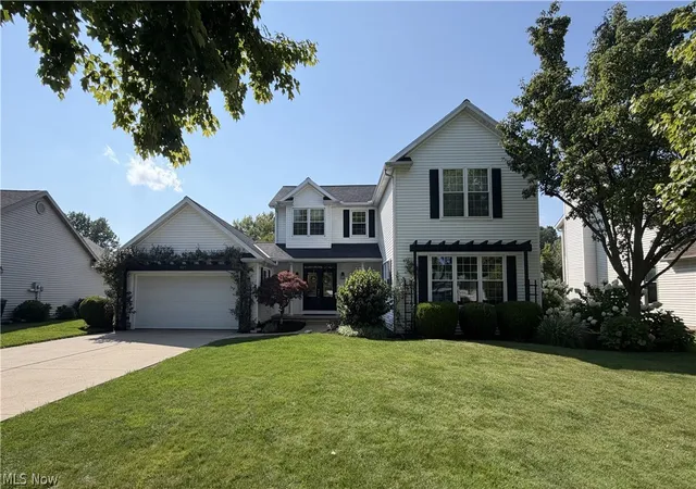 Photo 1 of Sale Pending at 907 Glenview Dr, Huron, OH 44839 | MLS# 5235012 | Listing updated on 2026-08-18