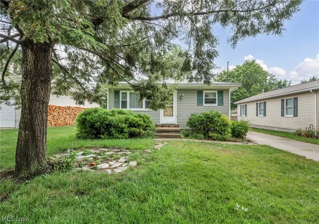 Photo 2 of Sale Pending at 261 Fairmount Ave, Barberton, OH 44203 | MLS# 5235924 | Listing updated on 2026-08-16