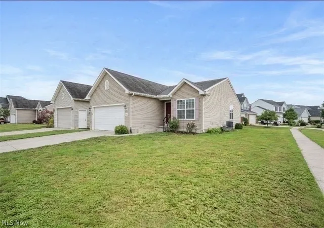 Photo 2 of Single family home for sale at 37470 Tail Feather Dr, North Ridgeville, OH 44039 | MLS# 5235675 | Listing updated on 2026-08-28