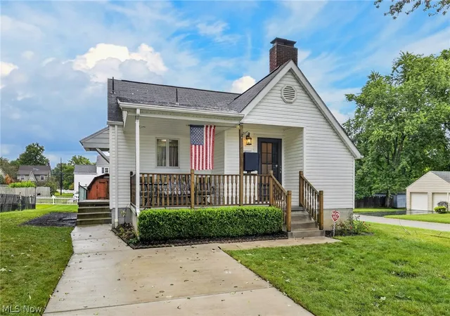 Photo 1 of Single family home for sale at 2196 Renwick Dr, Youngstown, OH 44514 | MLS# 5236206 | Listing updated on 2026-08-31