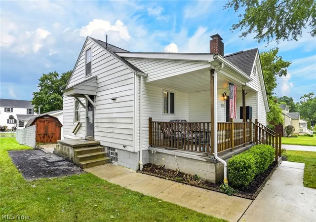 Photo 2 of Single family home for sale at 2196 Renwick Dr, Youngstown, OH 44514 | MLS# 5236206 | Listing updated on 2026-08-31
