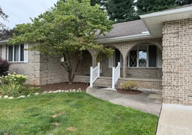 Photo 2 of Single family home for sale at 3986 April Dr, Green, OH 44685 | MLS# 5234462 | Listing updated on 2026-08-19