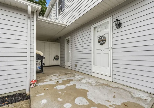 Photo 4 of Sale Pending at 435 Abbeyville Rd #E5, Medina, OH 44256 | MLS# 5229841 | Listing updated on 2026-08-17