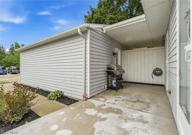 Photo 5 of Sale Pending at 435 Abbeyville Rd #E5, Medina, OH 44256 | MLS# 5229841 | Listing updated on 2026-08-17