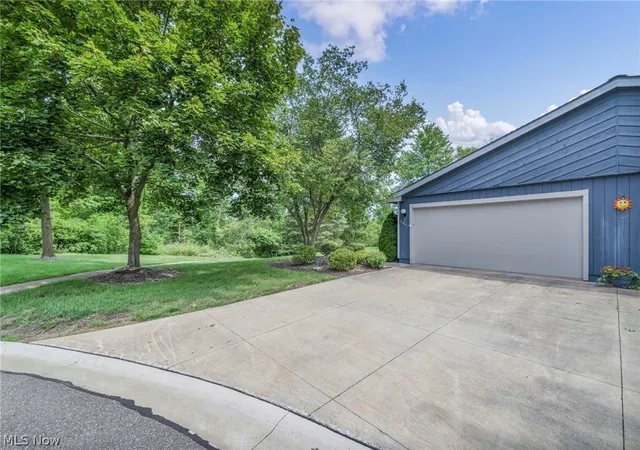 Listing Photo 4 - Condo for sale in building located at 1442 Timberland Ln, Twinsburg, OH 44087