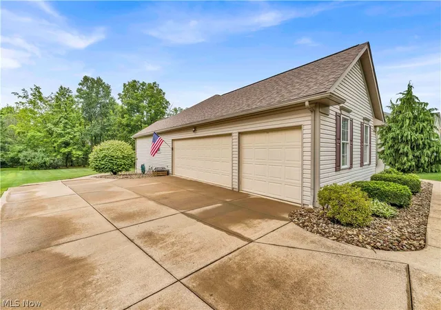 Photo 3 of Sale Pending at 2940 Robert Gary Ct, Medina, OH 44256 | MLS# 5235989 | Listing updated on 2026-09-21