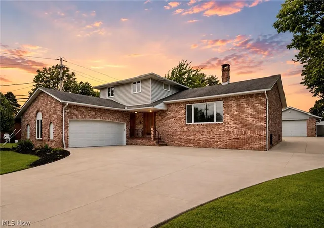 Photo 1 of Single family home for sale at 3350 Wallings Rd, North Royalton, OH 44133 | MLS# 5235024 | Listing updated on 2026-09-29