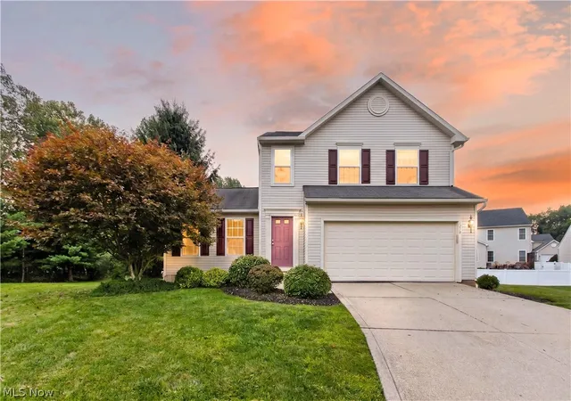 Photo 2 of Sale Pending at 1910 Northgate Cir, Akron, OH 44320 | MLS# 5235621 | Listing updated on 2026-08-21