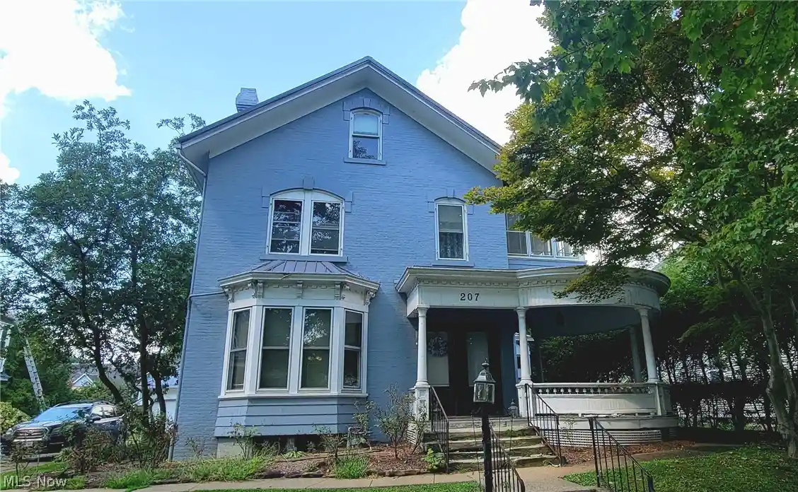 Photo 1 of Single family home for sale at 207 Washington St, Marietta, OH 45750 | MLS# 5236236 | Listing updated on 2026-10-29