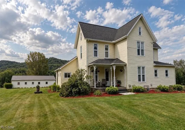 Photo 2 of Single family home for sale at 1031 Stonecreek Rd Sw, New Philadelphia, OH 44663 | MLS# 5235347 | Listing updated on 2026-08-24