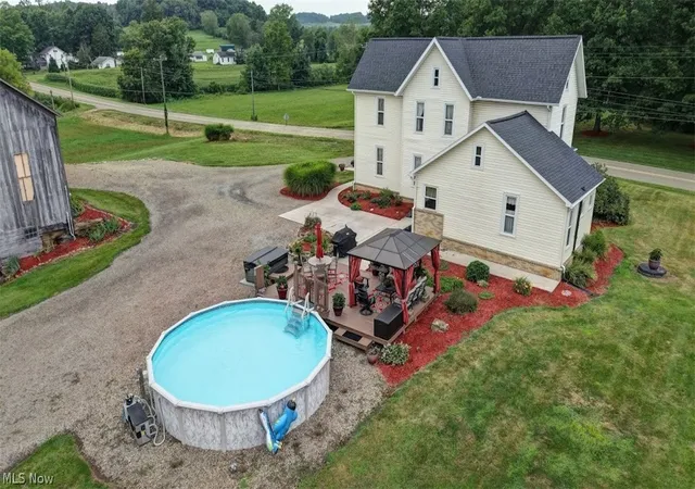 Photo 4 of Single family home for sale at 1031 Stonecreek Rd SW, New Philadelphia, OH 44663 | MLS# 5235347 | Listing updated on 2026-08-24