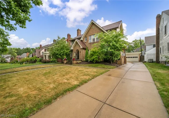 Photo 3 of Single family home for sale at 4589 S Hills Dr, Cleveland, OH 44109 | MLS# 5235184 | Listing updated on 2026-09-21