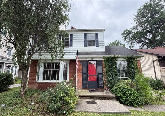 Photo 2 of Single family home for sale at 3074 Keswick Rd, Cleveland, OH 44120 | MLS# 5236327 | Listing updated on 2026-09-21