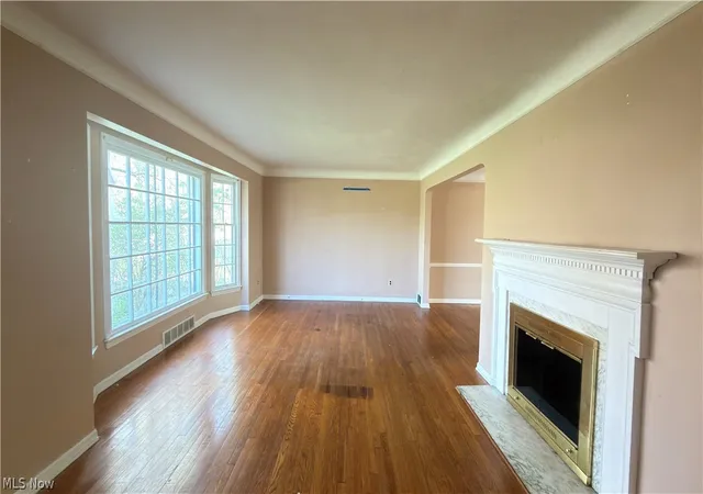 Photo 3 of Single family home for sale at 3074 Keswick Rd, Cleveland, OH 44120 | MLS# 5236327 | Listing updated on 2026-09-21