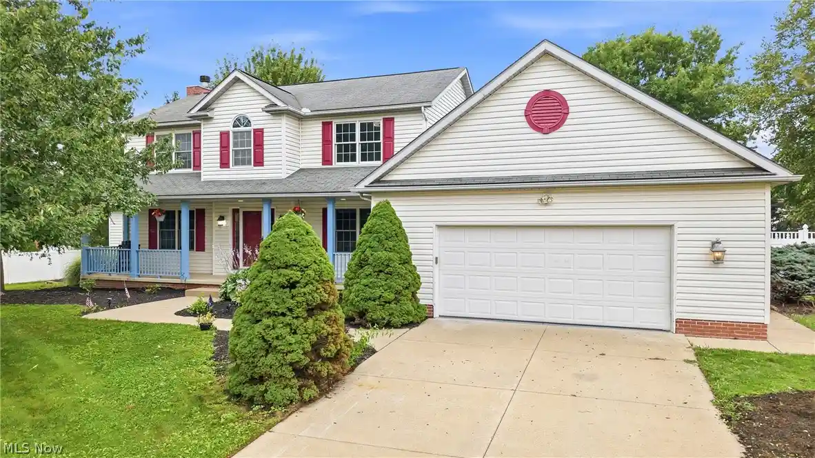 Single family home for sale at 908 Sand Lot Cir, Louisville, OH 44641 | MLS# 5235664