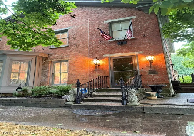 Photo 2 of Single family home for sale at 313 Woodlawn Ave, Zanesville, OH 43701 | MLS# 5236224 | Listing updated on 2026-08-13