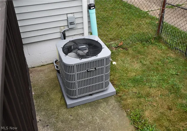 Photo 18 of Single family home for sale at 565 E Hopocan Ave, Barberton, OH 44203 | MLS# 5236366 | Listing updated on 2026-08-13