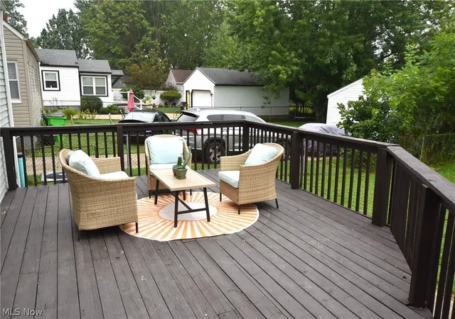 Photo 2 of Single family home for sale at 565 E Hopocan Ave, Barberton, OH 44203 | MLS# 5236366 | Listing updated on 2026-08-13