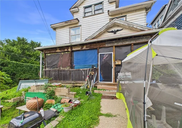 Photo 1 of Single family home for sale at 1901 Avery St, Parkersburg, WV 26101 | MLS# 5236325 | Listing updated on 2026-08-28