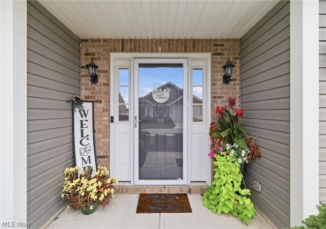 Photo 3 of Sale Pending at 119 Prestwyck Ln, Elyria, OH 44035 | MLS# 5231711 | Listing updated on 2026-08-19