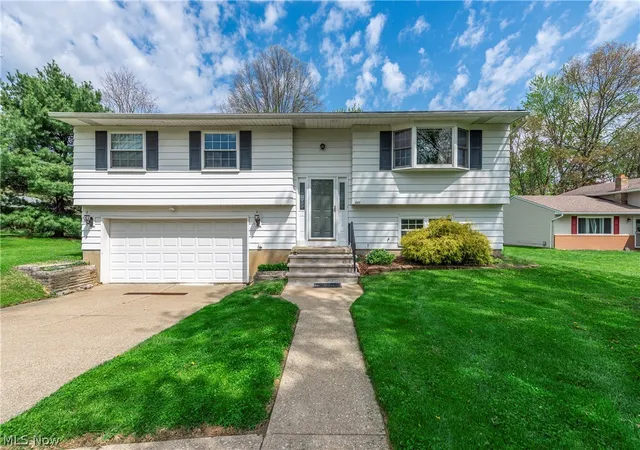 Photo 1 of Sale Pending at 3811 Bramblewood Dr, Brunswick, OH 44212 | MLS# 5236370 | Listing updated on 2026-08-28