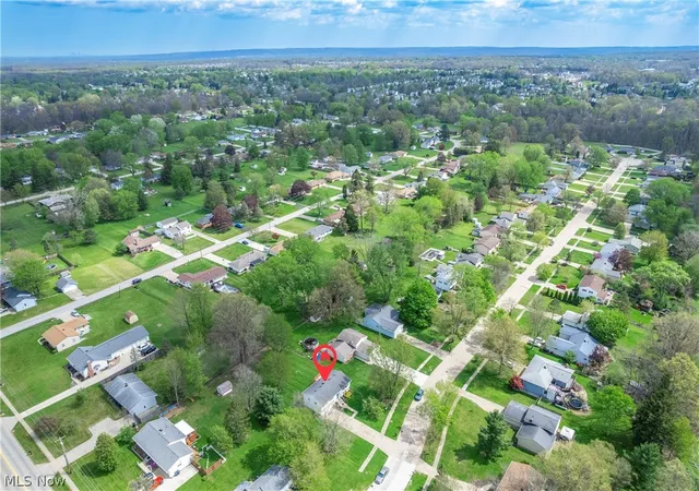 Photo 3 of Sale Pending at 3811 Bramblewood Dr, Brunswick, OH 44212 | MLS# 5236370 | Listing updated on 2026-08-28