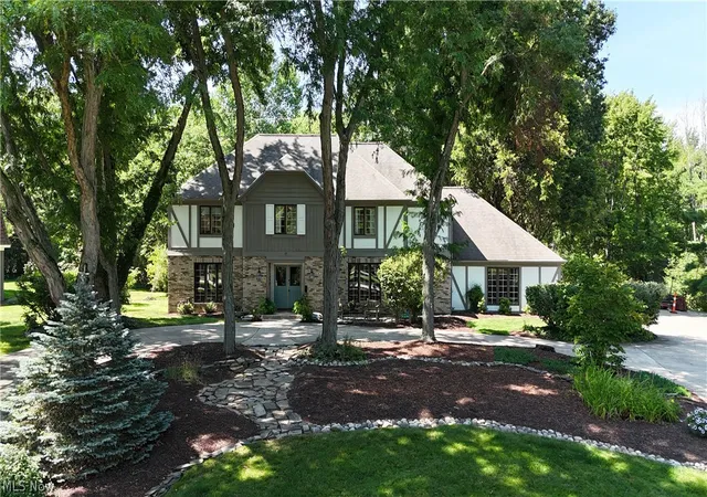 Photo 1 of Single family home for sale at 3554 Rolling Hills Dr, Cleveland, OH 44124 | MLS# 5235635 | Listing updated on 2026-08-14