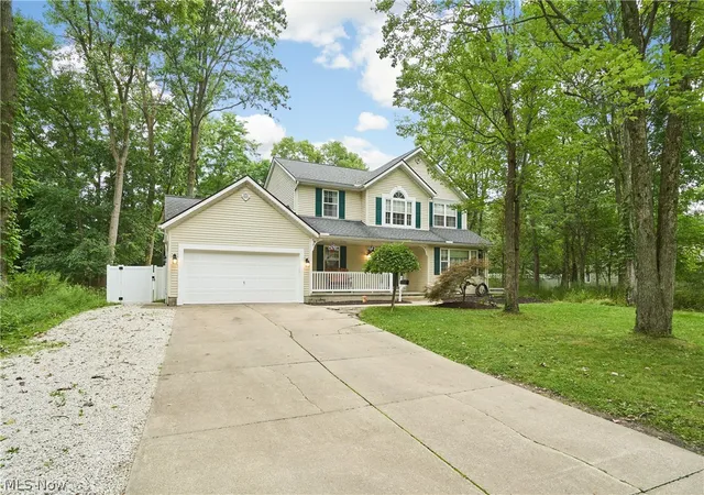 Photo 2 of Single family home for sale at 2936 Vincent Rd, Silver Lake, OH 44224 | MLS# 5218932 | Listing updated on 2026-08-27