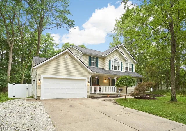 Photo 4 of Single family home for sale at 2936 Vincent Rd, Silver Lake, OH 44224 | MLS# 5218932 | Listing updated on 2026-08-27