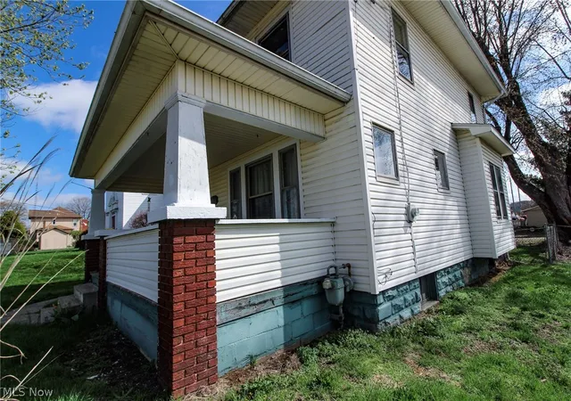 Photo 3 of Single family home for sale at 1338 Pine St, Zanesville, OH 43701 | MLS# 5236507 | Listing updated on 2026-08-24