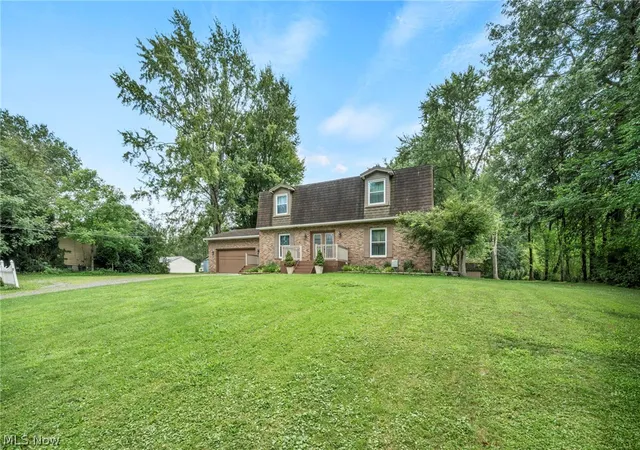 Photo 3 of Single family home for sale at 615 Salt Springs Rd, Mineral Ridge, OH 44440 | MLS# 5236480 | Listing updated on 2026-10-06
