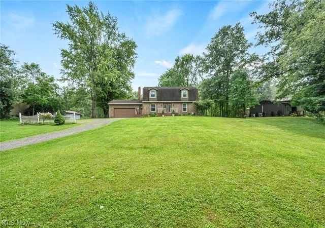 Photo 3 of Single family home for sale at 615 Salt Springs Rd, Mineral Ridge, OH 44440 | MLS# 5236480 | Listing updated on 2026-10-06