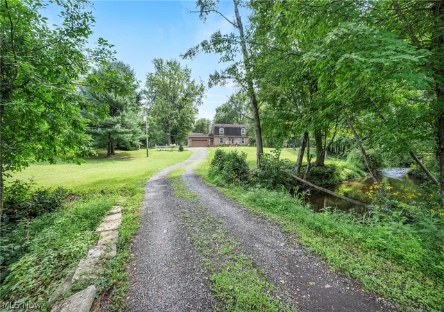 Photo 4 of Single family home for sale at 615 Salt Springs Rd, Mineral Ridge, OH 44440 | MLS# 5236480 | Listing updated on 2026-10-06