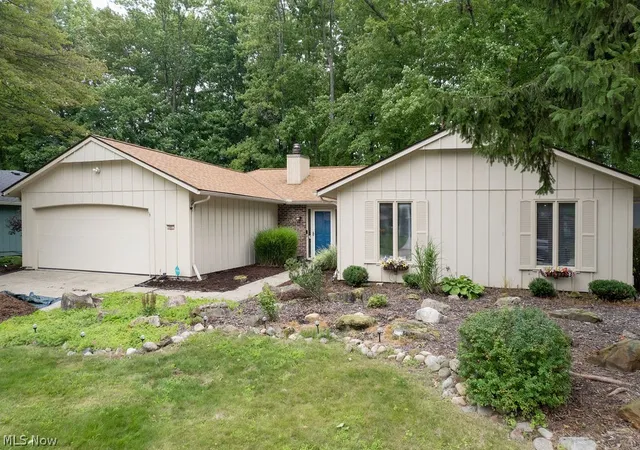 Photo 2 of Single family home for sale at 5901 Hawthorne Holw, North Ridgeville, OH 44039 | MLS# 5236121 | Listing updated on 2026-08-22
