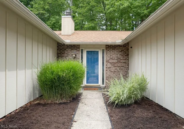 Photo 3 of Single family home for sale at 5901 Hawthorne Holw, North Ridgeville, OH 44039 | MLS# 5236121 | Listing updated on 2026-08-22