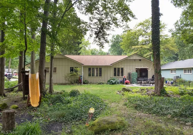 Photo 5 of Single family home for sale at 5901 Hawthorne Holw, North Ridgeville, OH 44039 | MLS# 5236121 | Listing updated on 2026-08-22