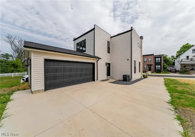 Photo 4 of Single family home for sale at 1866 Woodlawn Ave, Cleveland, OH 44112 | MLS# 5236442 | Listing updated on 2026-10-05