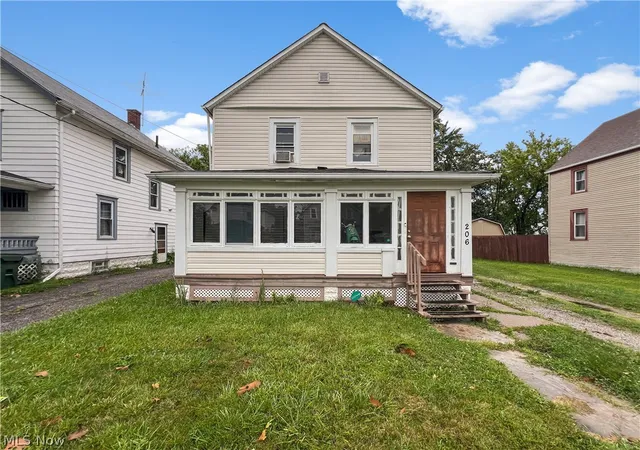 Photo 1 of Single family home for sale at 206 W 29th Street, Lorain, OH 44055 | MLS# 5236389 | Listing updated on 2026-08-14
