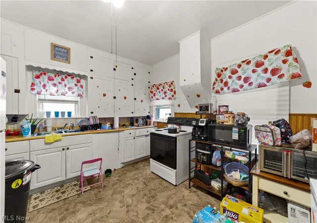 Photo 3 of Single family home for sale at 206 W 29th Street, Lorain, OH 44055 | MLS# 5236389 | Listing updated on 2026-08-14