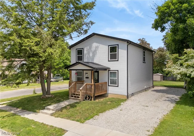 Photo 2 of Sale Pending at 427 W Oak St, Orrville, OH 44667 | MLS# 5236546 | Listing updated on 2026-08-21
