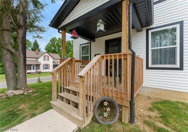 Photo 3 of Sale Pending at 427 W Oak St, Orrville, OH 44667 | MLS# 5236546 | Listing updated on 2026-08-21