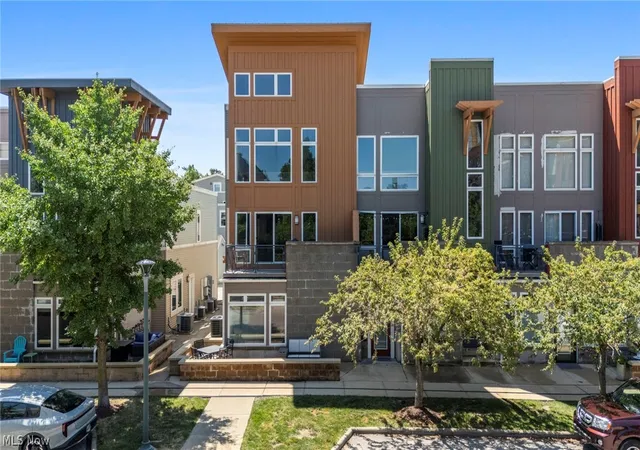 Photo 2 of Condo for sale at 7427 Battery Park Blvd, Cleveland, OH 44102 | MLS# 5236328 | Listing updated on 2026-09-16