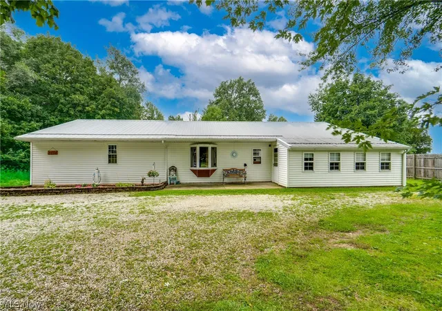 Photo 1 of Sale Pending at 2034 State St Ne, Canton, OH 44721 | MLS# 5236571 | Listing updated on 2026-08-18