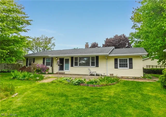 Photo 2 of Single family home for sale at 7386 Lake Rd, Madison, OH 44057 | MLS# 5236090 | Listing updated on 2026-10-02