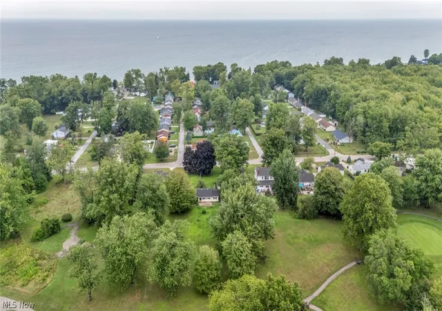 Photo 3 of Single family home for sale at 7386 Lake Rd, Madison, OH 44057 | MLS# 5236090 | Listing updated on 2026-10-02